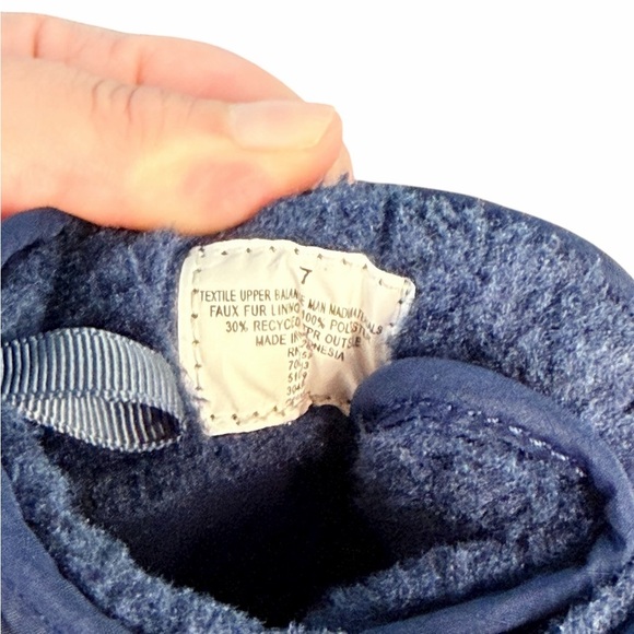 Place Navy Dinosaur Print Snow Kids Boots Size 7C - Picture 4 of 5